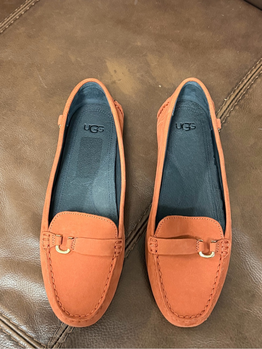UGG Women’s Terracotta Suede Penny Loafers NWoT size 8 your school color?UT! 032